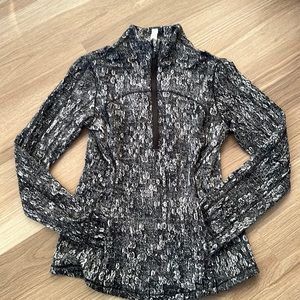 Lululemon Rulu Run 1/2 Zip size 6